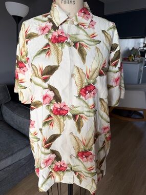 Tommy Bahama Men’s Tropic of Triton Button Up Shirt size Large